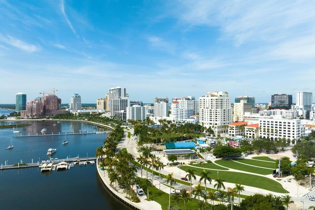 1809 Middleton Way, West Palm Beach, FL 33409
