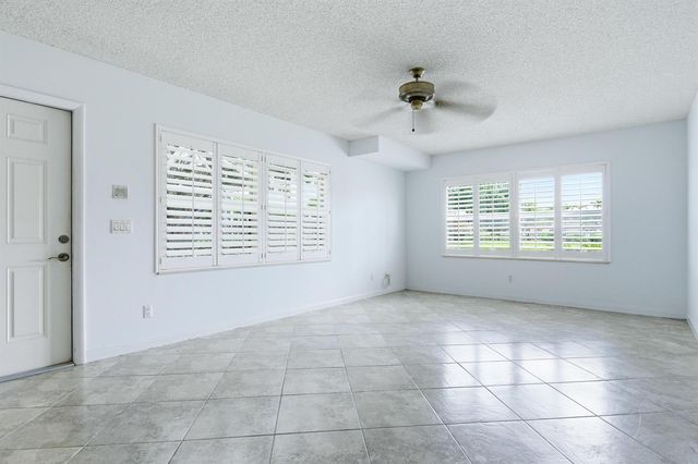 1809 Middleton Way, West Palm Beach, FL 33409