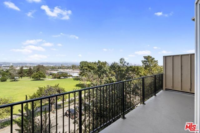 4749 Don Ricardo Drive, Los Angeles, CA 90008