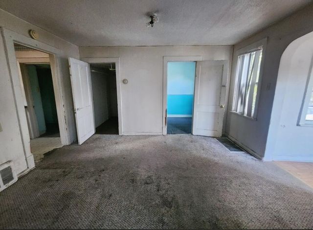 1134 169th Street, Hammond, IN 46324