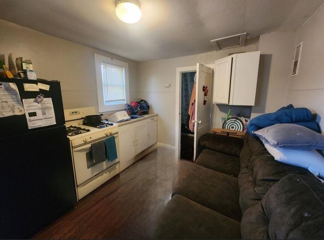 1134 169th Street, Hammond, IN 46324