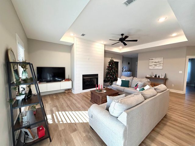 126 Clearwater Dr., Brookland, AR 72417