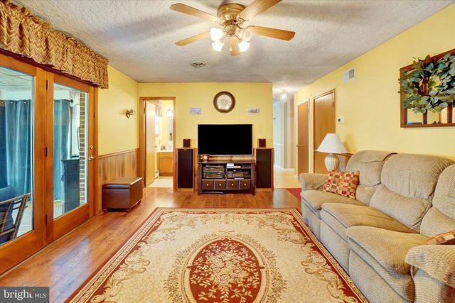 1842 WALNUT BOTTOM RD, York, PA 17408