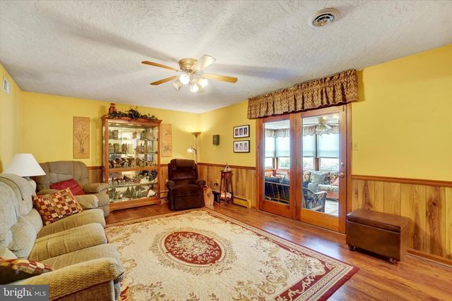 1842 WALNUT BOTTOM RD, York, PA 17408