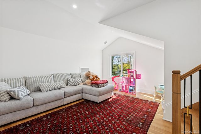 783 Oakleigh Road, North Woodmere, NY 11581