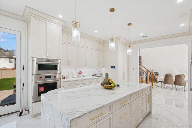 783 Oakleigh Road, North Woodmere, NY 11581