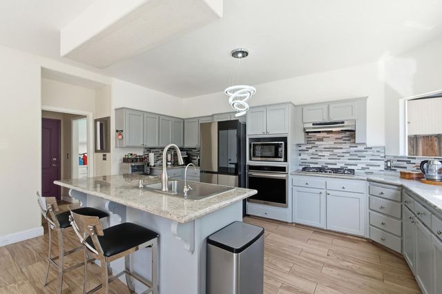 9740 N Whitney Avenue, Fresno, CA 93720