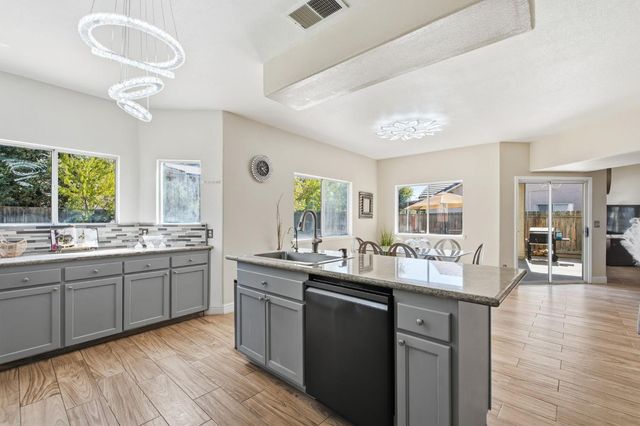 9740 N Whitney Avenue, Fresno, CA 93720
