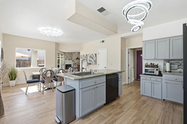 9740 N Whitney Avenue, Fresno, CA 93720