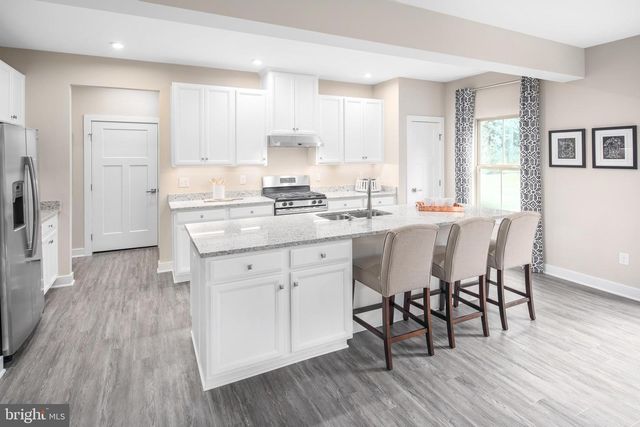 1355 WALLACE BLVD, Ranson, WV 25438