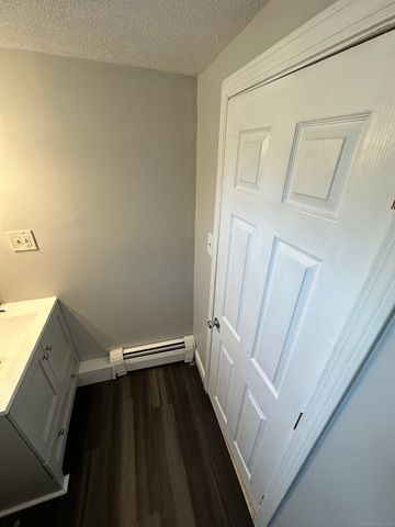 67 Laurel Street, East Hartford, CT 06108