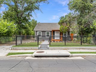 2336 E Houston, San Antonio, TX 78202