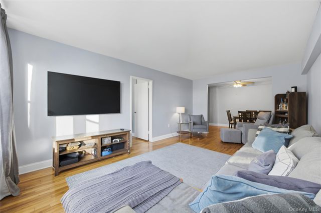 21 Fairview Avenue 426, Tuckahoe, NY 10707