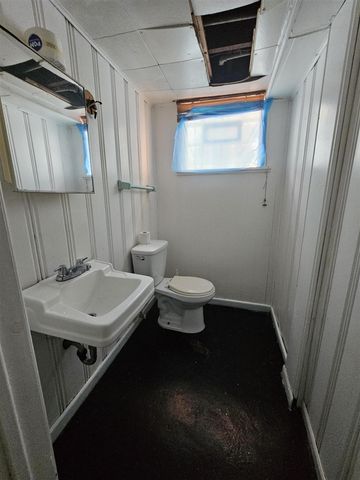 16561 Parkside Street, Detroit, MI 48221