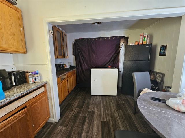 16561 Parkside Street, Detroit, MI 48221