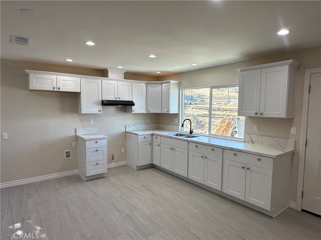 560 W 10th Street, Perris, CA 92570 — photo 3