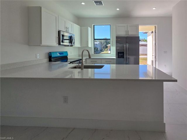 4812 30th ST SW, Lehigh Acres, FL 33973