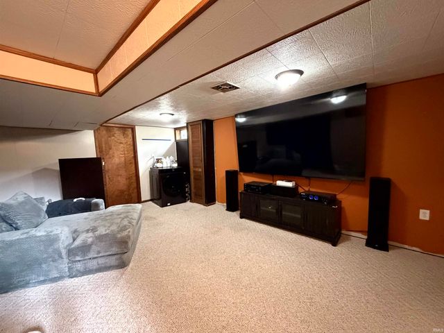 51822 Currant Road, Granger, IN 46530
