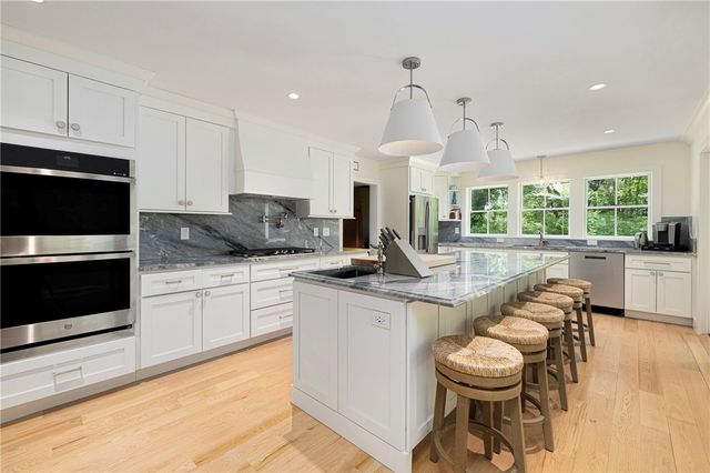 31 Wright Lane, Jamestown, RI 02835