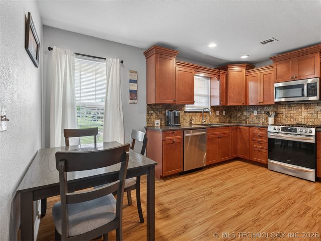2931 Rodeo Drive, Claremore, OK 74017