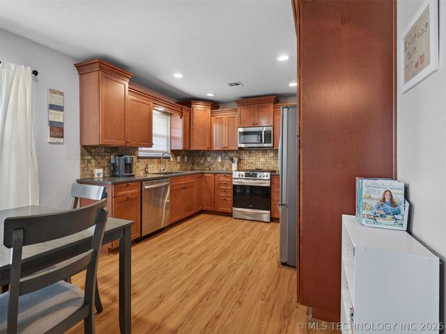 2931 Rodeo Drive, Claremore, OK 74017
