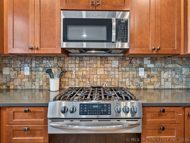 2931 Rodeo Drive, Claremore, OK 74017