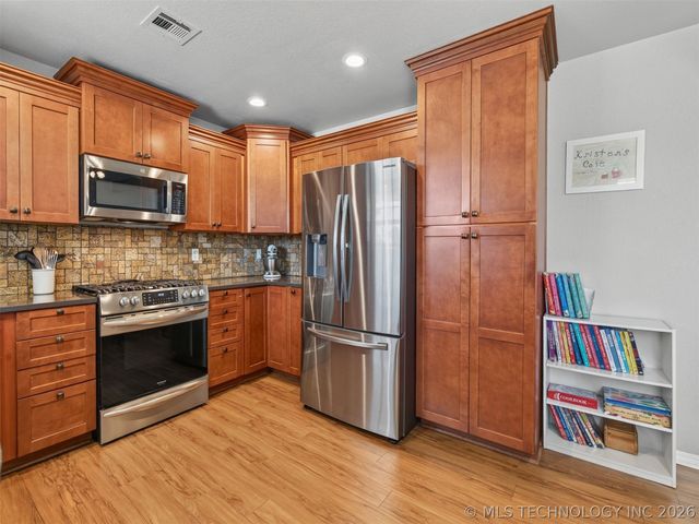 2931 Rodeo Drive, Claremore, OK 74017