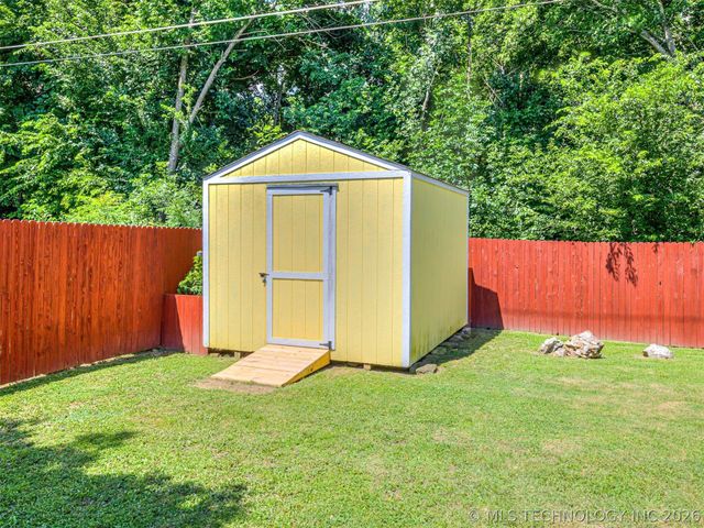 2931 Rodeo Drive, Claremore, OK 74017