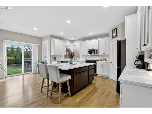 2676 Ne CHARLOIS Dr, Hillsboro, OR 97124