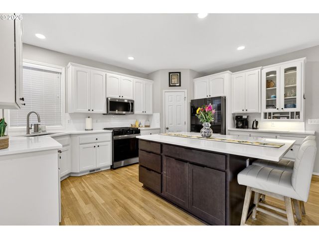 2676 Ne CHARLOIS Dr, Hillsboro, OR 97124