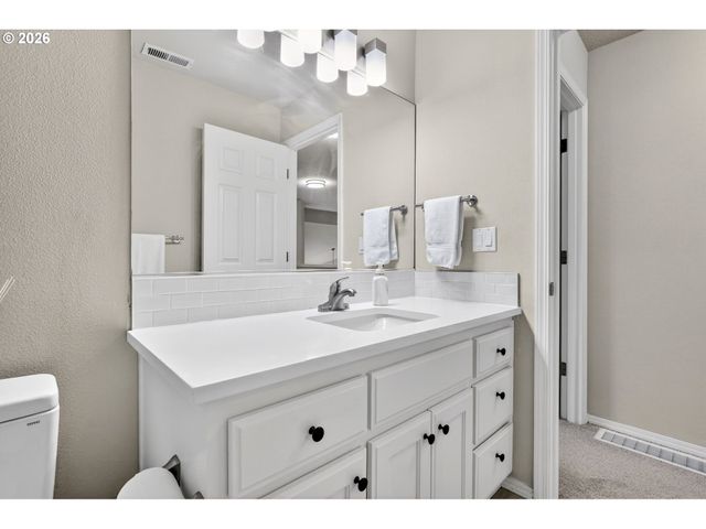 2676 Ne CHARLOIS Dr, Hillsboro, OR 97124