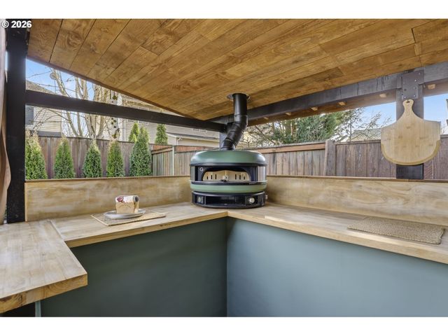 2676 Ne CHARLOIS Dr, Hillsboro, OR 97124