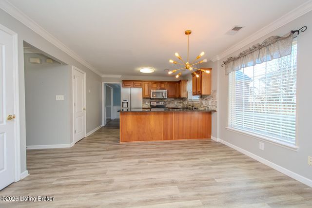 5206 Charlbury Ct, Louisville, KY 40241