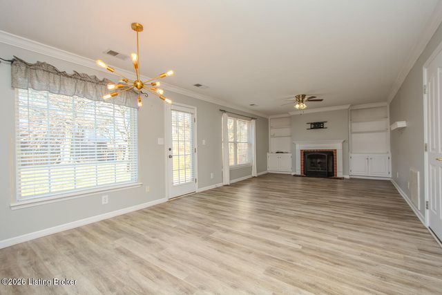 5206 Charlbury Ct, Louisville, KY 40241