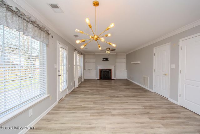 5206 Charlbury Ct, Louisville, KY 40241