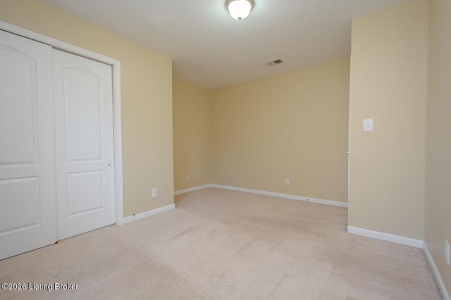 5206 Charlbury Ct, Louisville, KY 40241