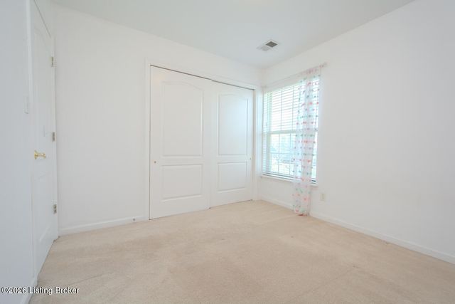 5206 Charlbury Ct, Louisville, KY 40241