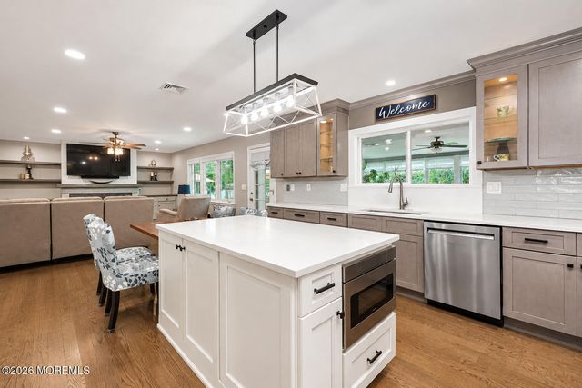34 W Lincoln Circle, Red Bank, NJ 07701