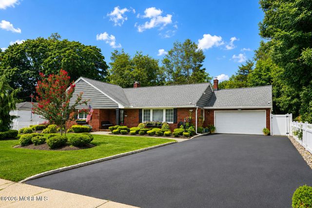 34 W Lincoln Circle, Red Bank, NJ 07701