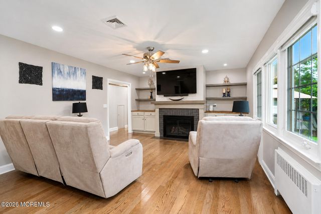 34 W Lincoln Circle, Red Bank, NJ 07701
