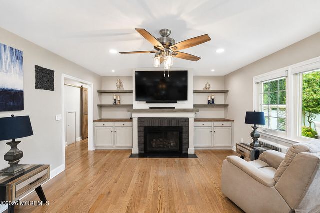 34 W Lincoln Circle, Red Bank, NJ 07701
