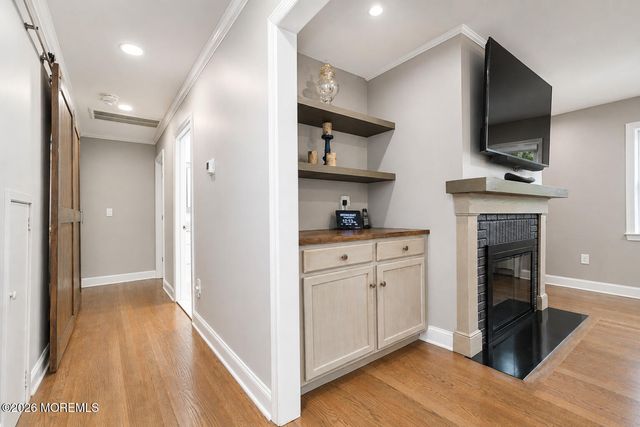 34 W Lincoln Circle, Red Bank, NJ 07701