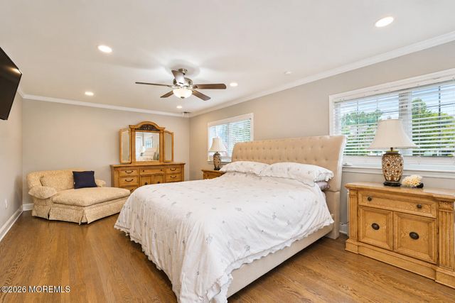 34 W Lincoln Circle, Red Bank, NJ 07701