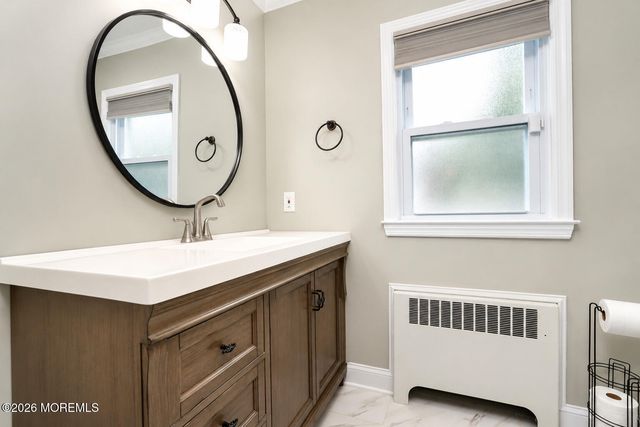 34 W Lincoln Circle, Red Bank, NJ 07701