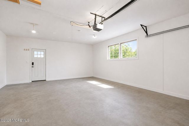 34 W Lincoln Circle, Red Bank, NJ 07701