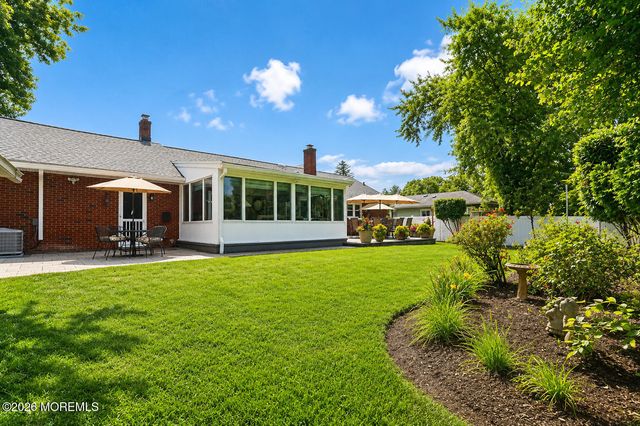 34 W Lincoln Circle, Red Bank, NJ 07701
