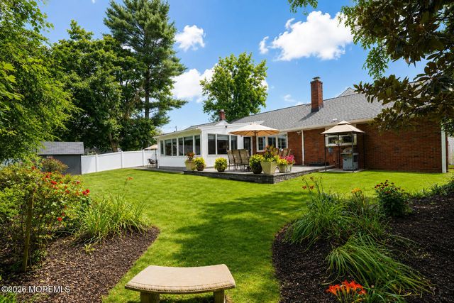 34 W Lincoln Circle, Red Bank, NJ 07701