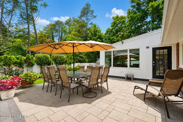 34 W Lincoln Circle, Red Bank, NJ 07701