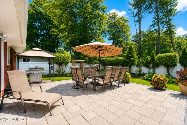 34 W Lincoln Circle, Red Bank, NJ 07701