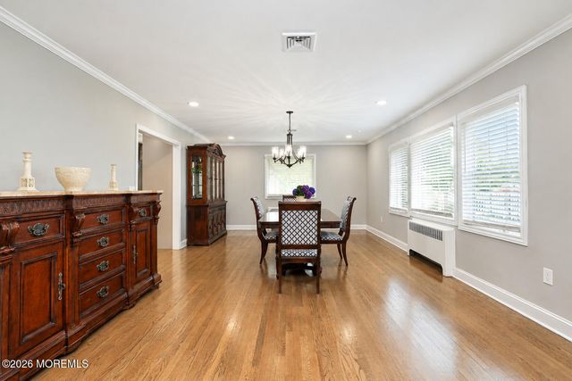 34 W Lincoln Circle, Red Bank, NJ 07701
